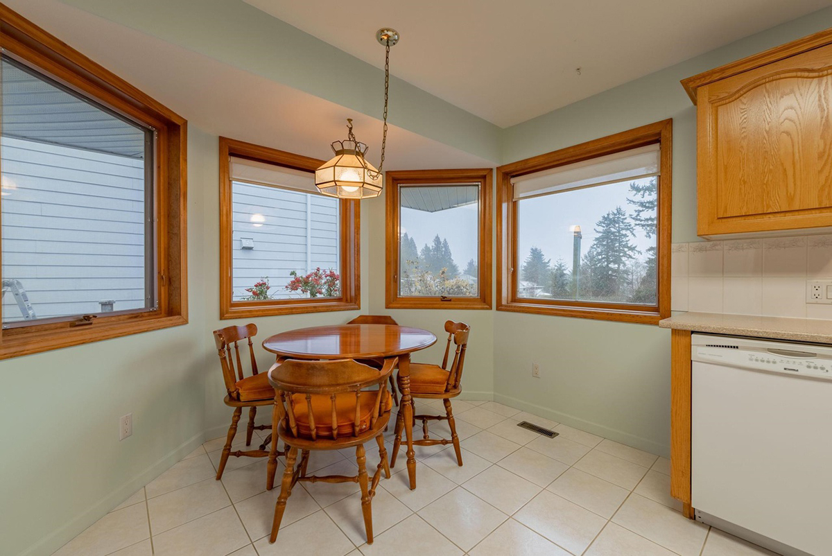 16046 10 Avenue, Surrey 18