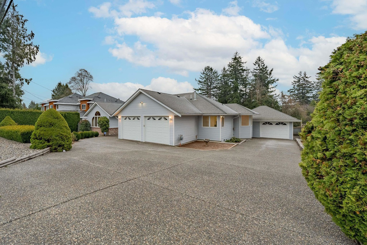 16046 10 Avenue, Surrey 2