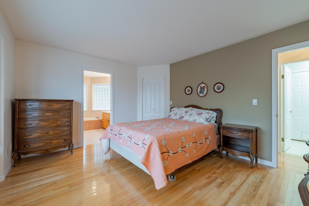 16046 10 Avenue, Surrey 22