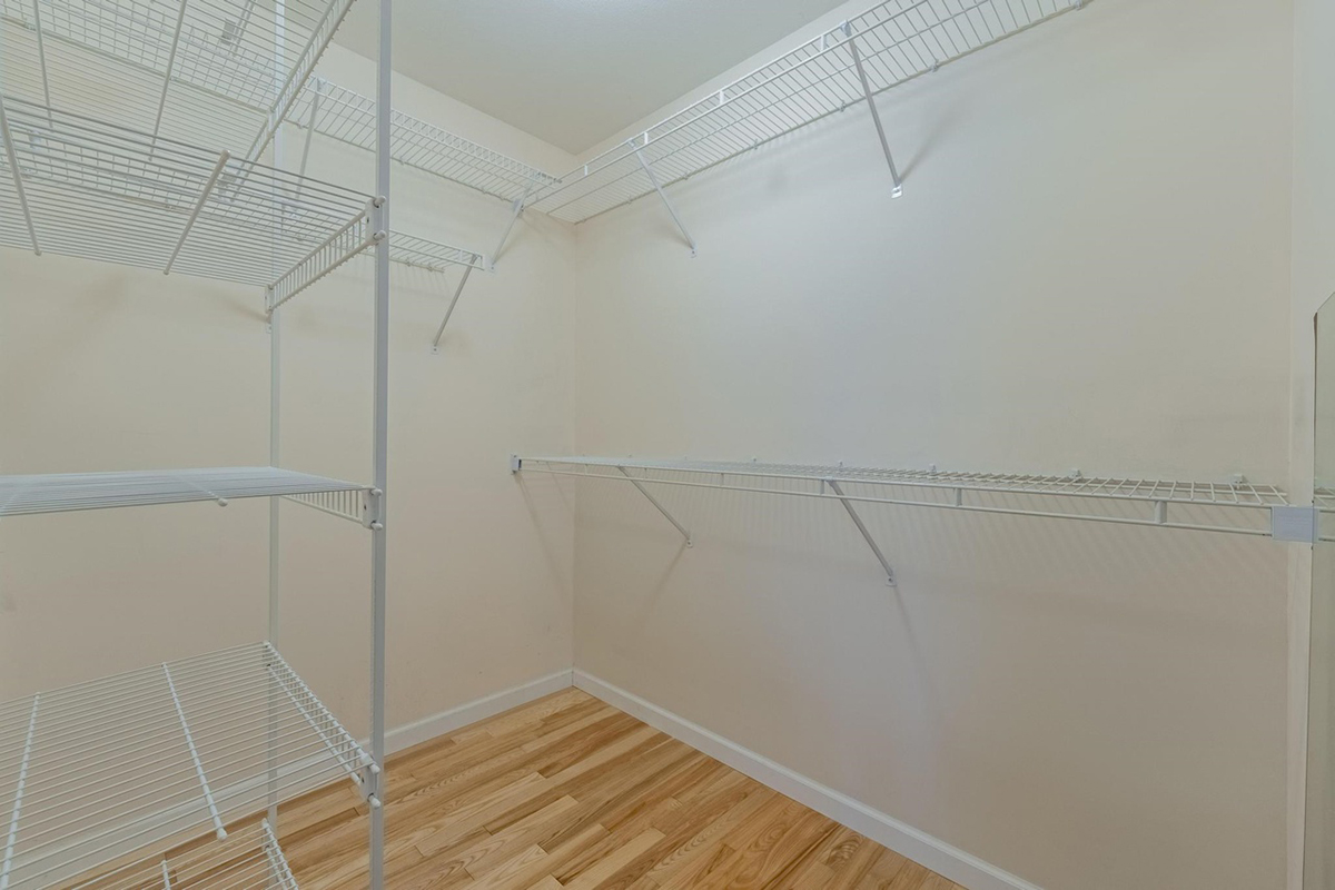 16046 10 Avenue, Surrey 23