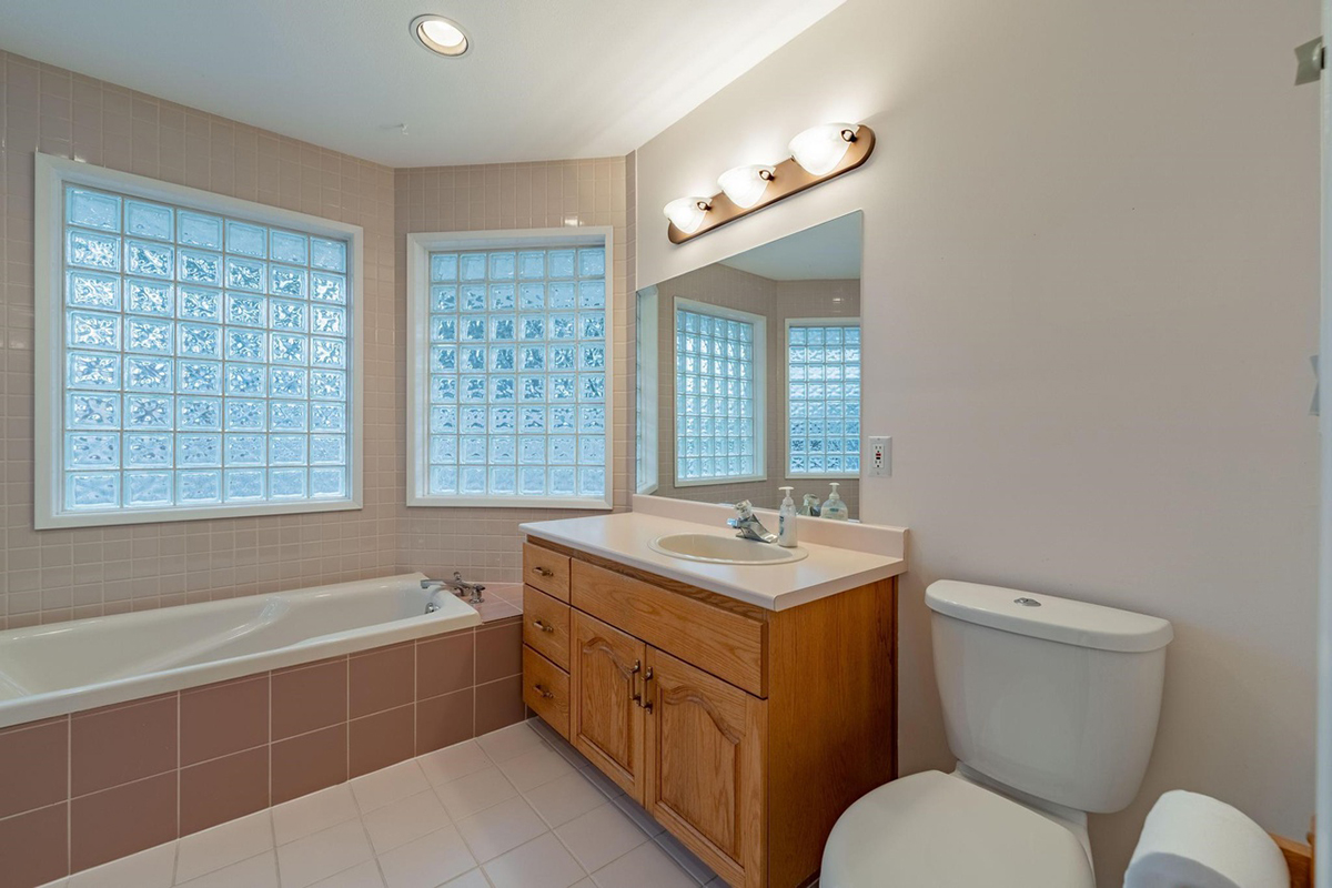 16046 10 Avenue, Surrey 24