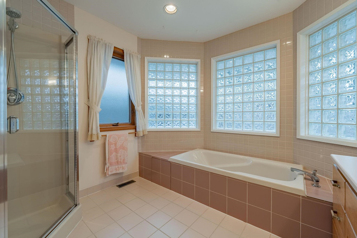 16046 10 Avenue, Surrey 26
