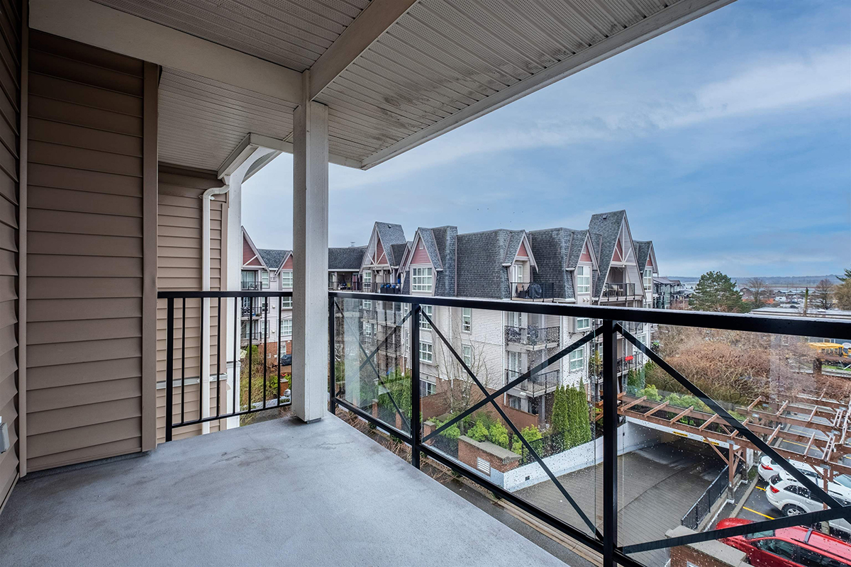 405 17712 57A Avenue, Cloverdale 18