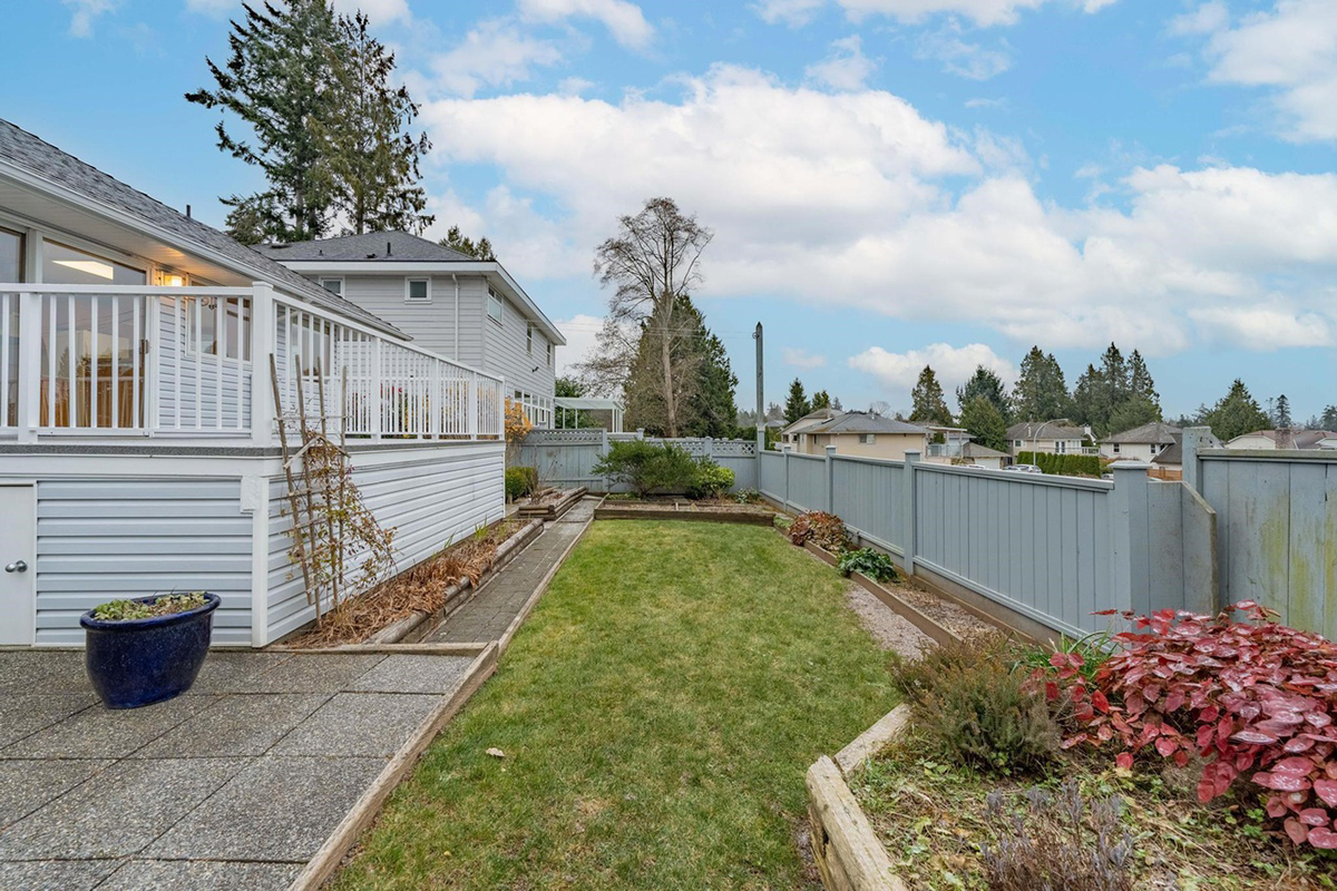 16046 10 Avenue, Surrey 4