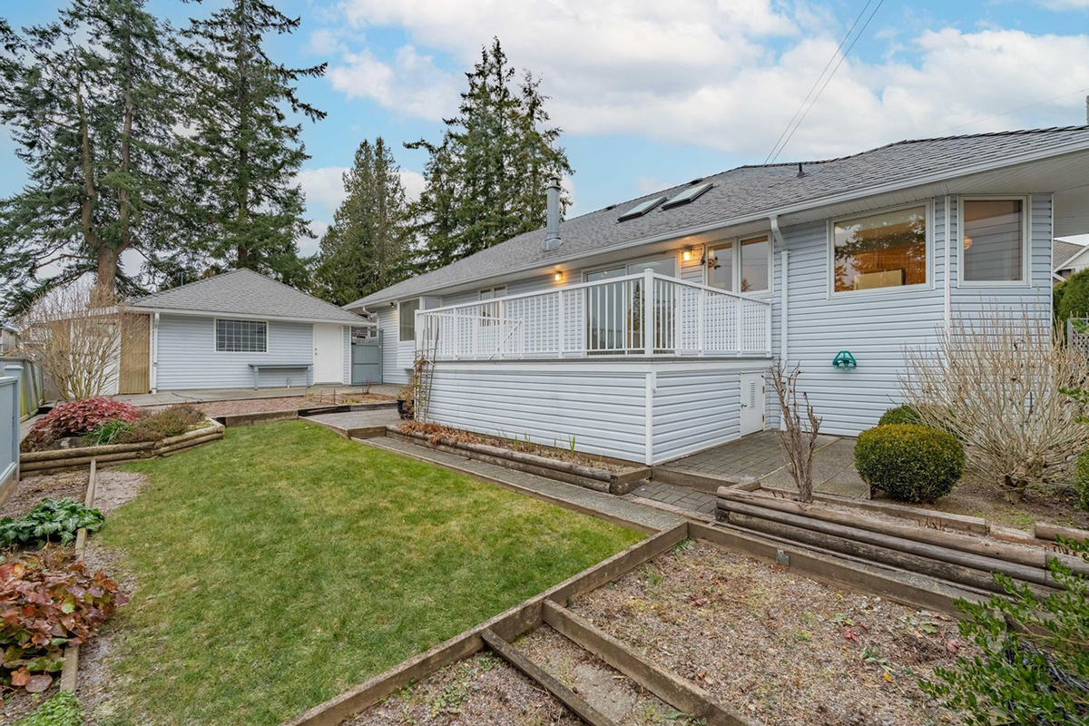 16046 10 Avenue, Surrey 5