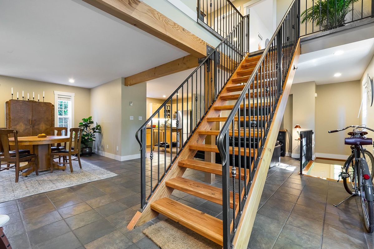 9147 Queen Street, Langley 10