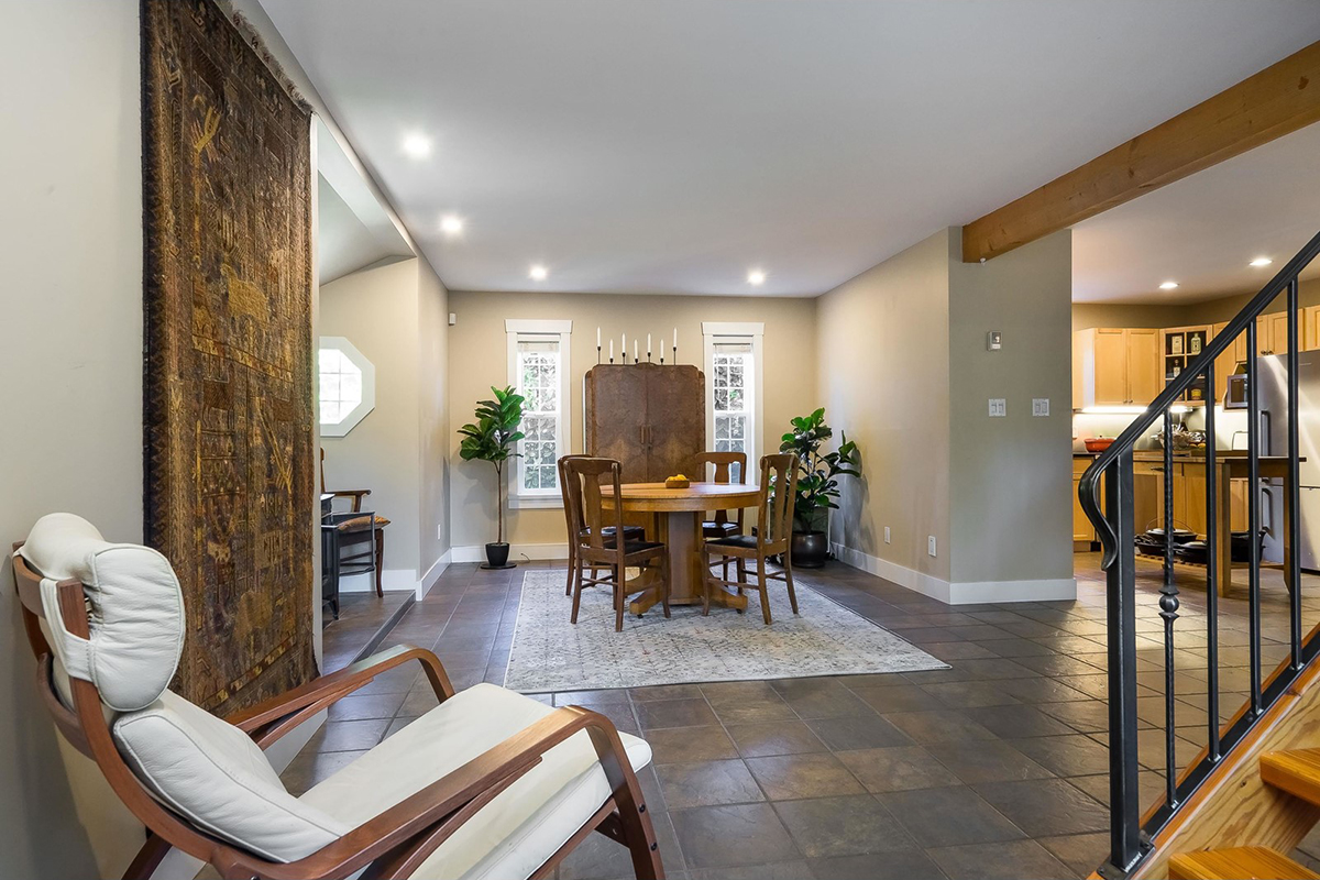 9147 Queen Street, Langley 13
