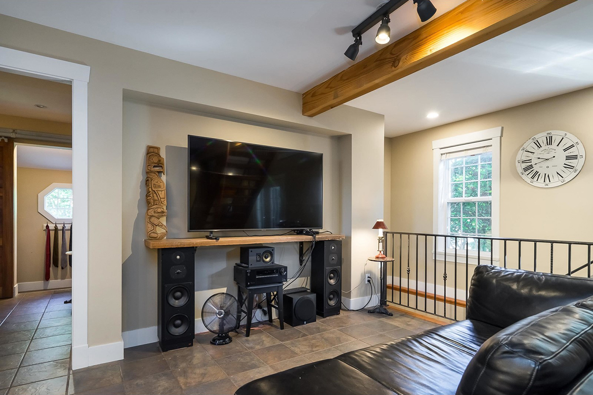 9147 Queen Street, Langley 14
