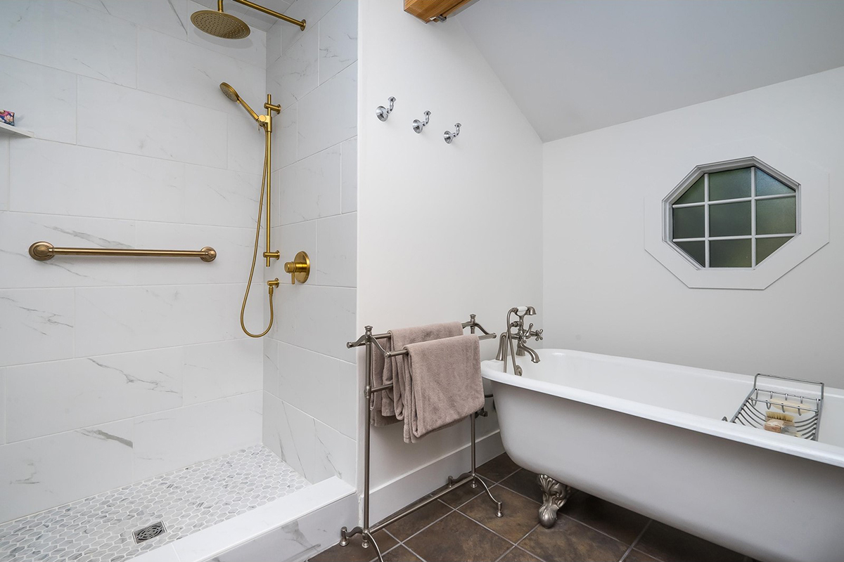 9147 Queen Street, Langley 17