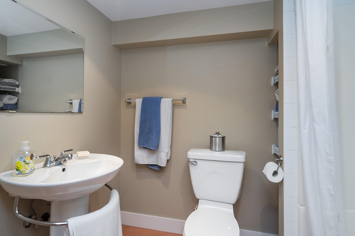 9147 Queen Street, Langley 28
