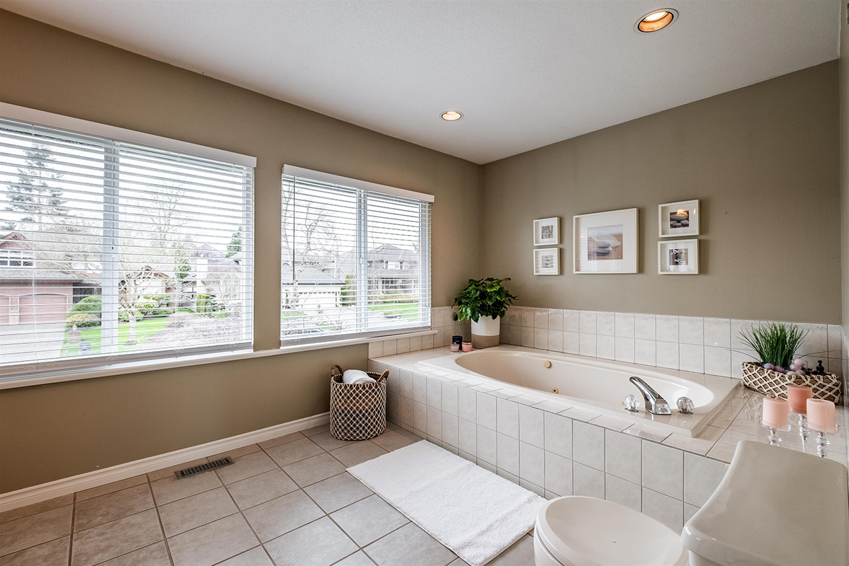 5846 189 Street, Surrey 25