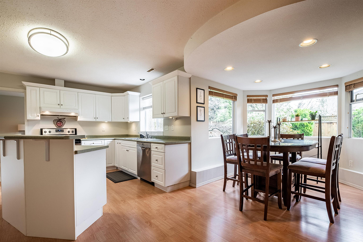 5846 189 Street, Surrey 33