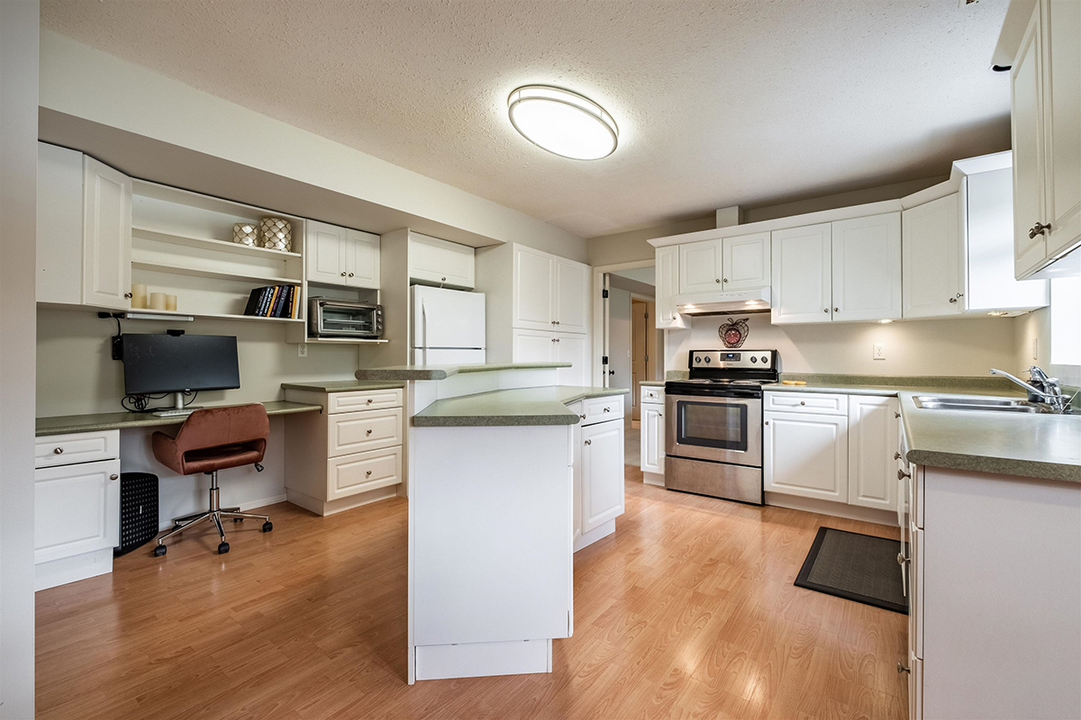 5846 189 Street, Surrey 34