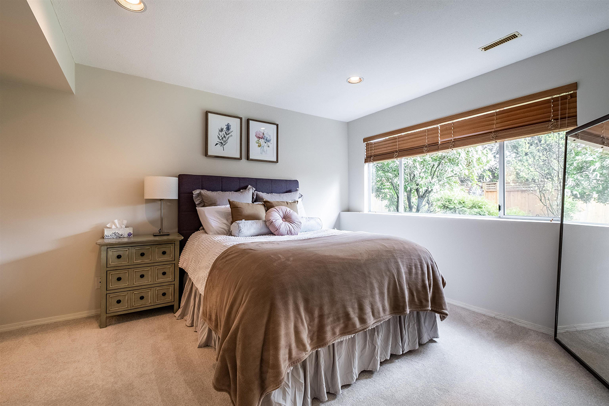 5846 189 Street, Surrey 35
