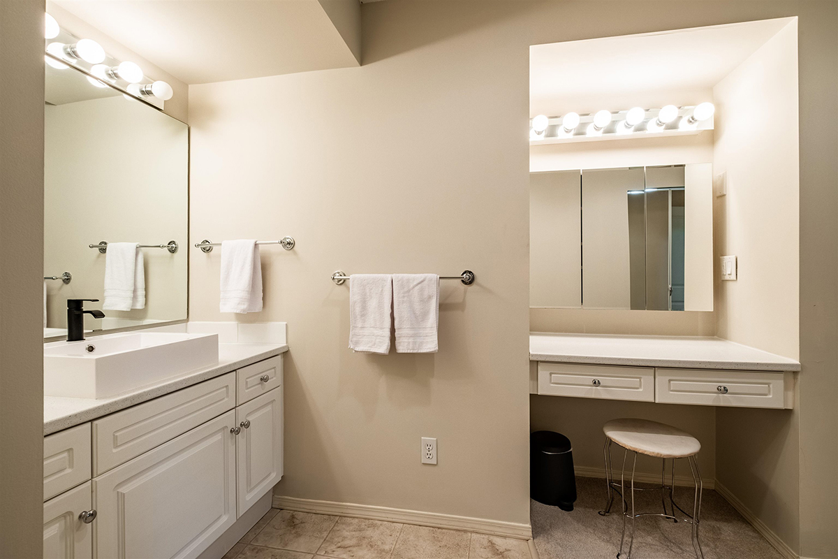 5846 189 Street, Surrey 36