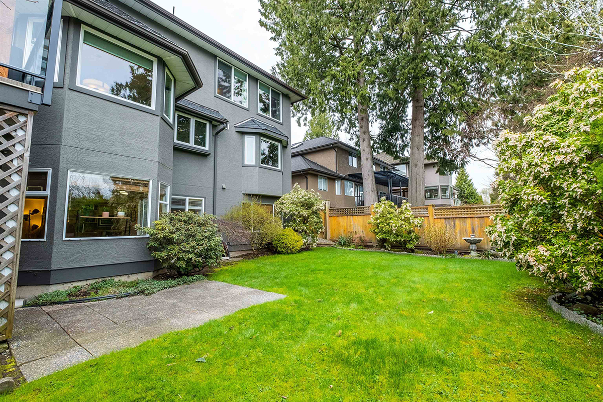 5846 189 Street, Surrey 38