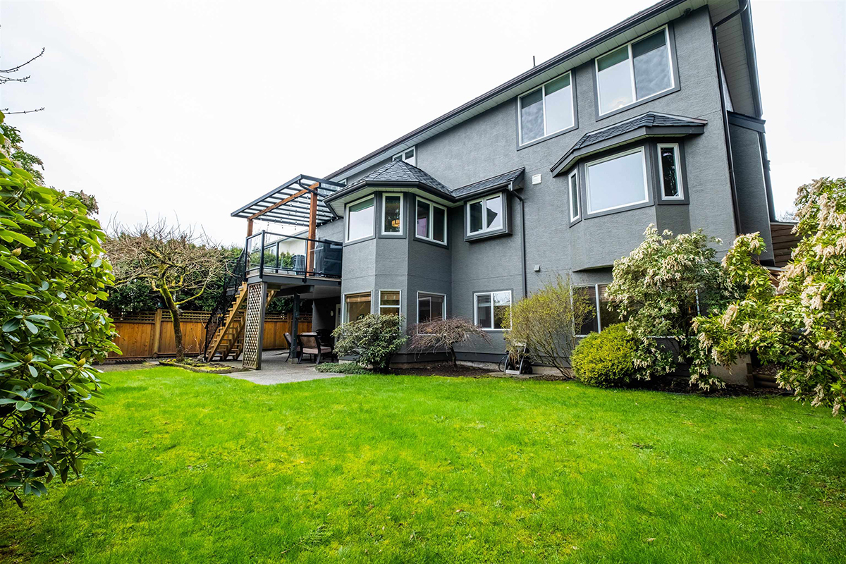 5846 189 Street, Surrey 39