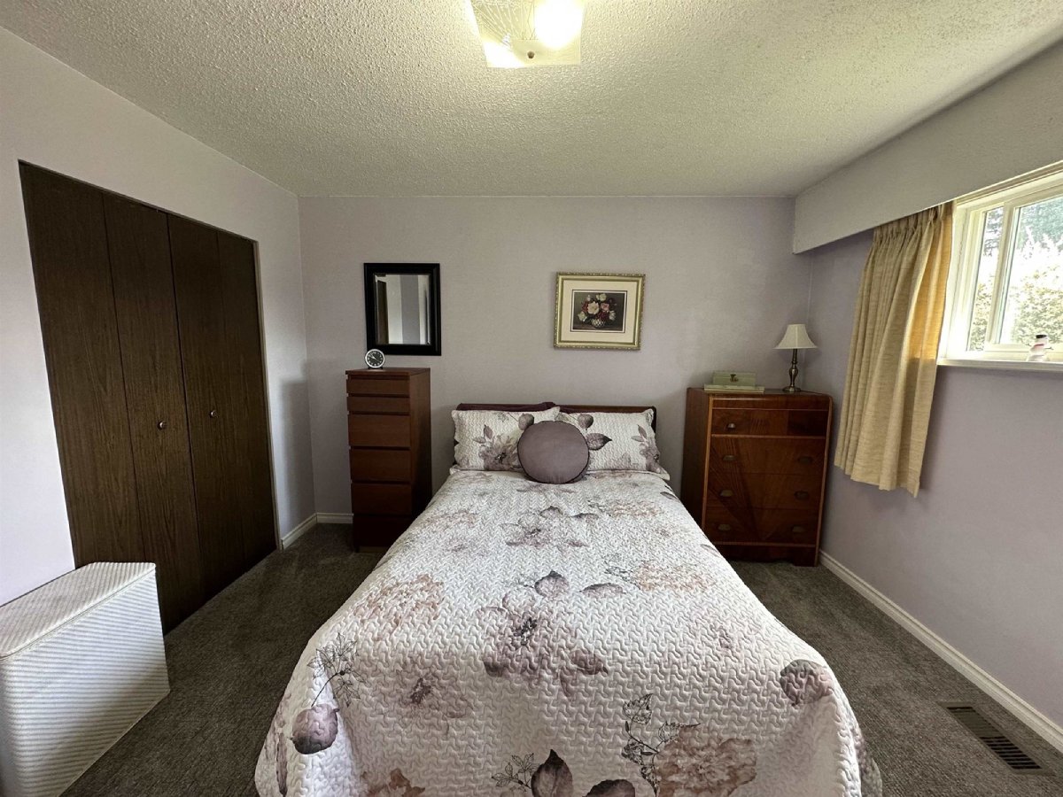 8920 Bartlett Street, Langley 13