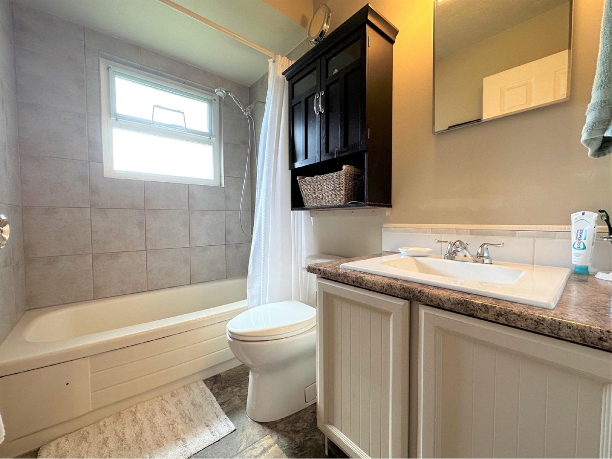8920 Bartlett Street, Langley 16