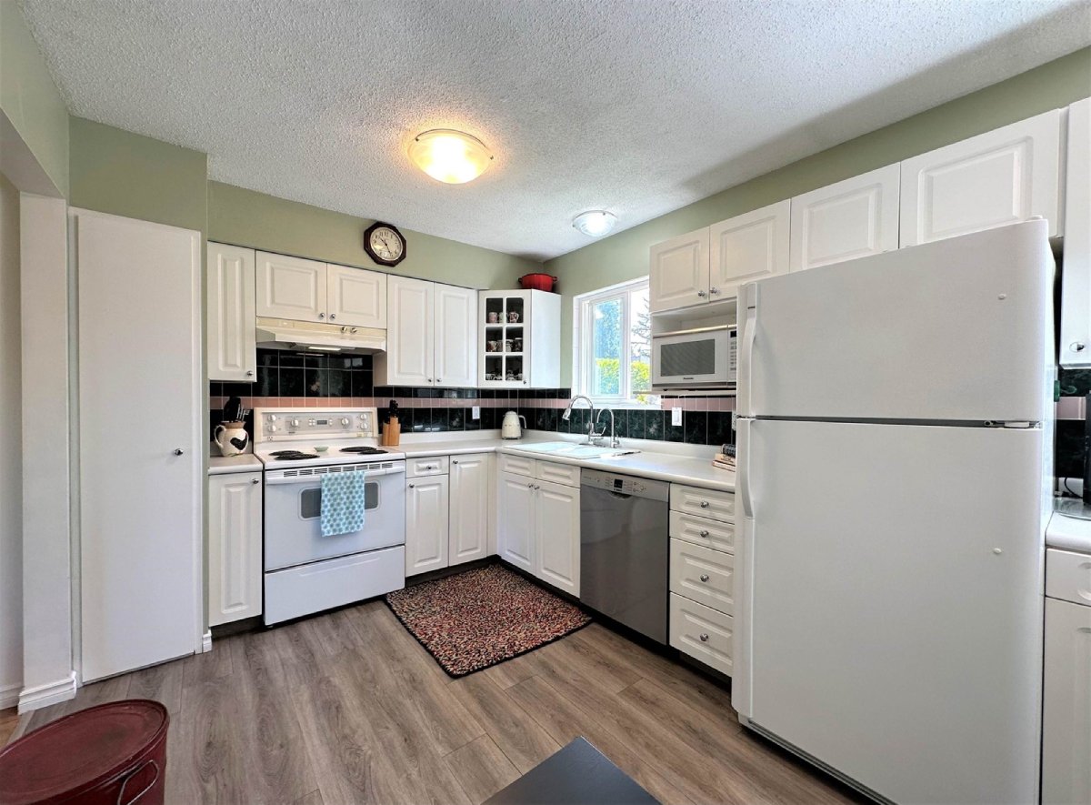 8920 Bartlett Street, Langley 19