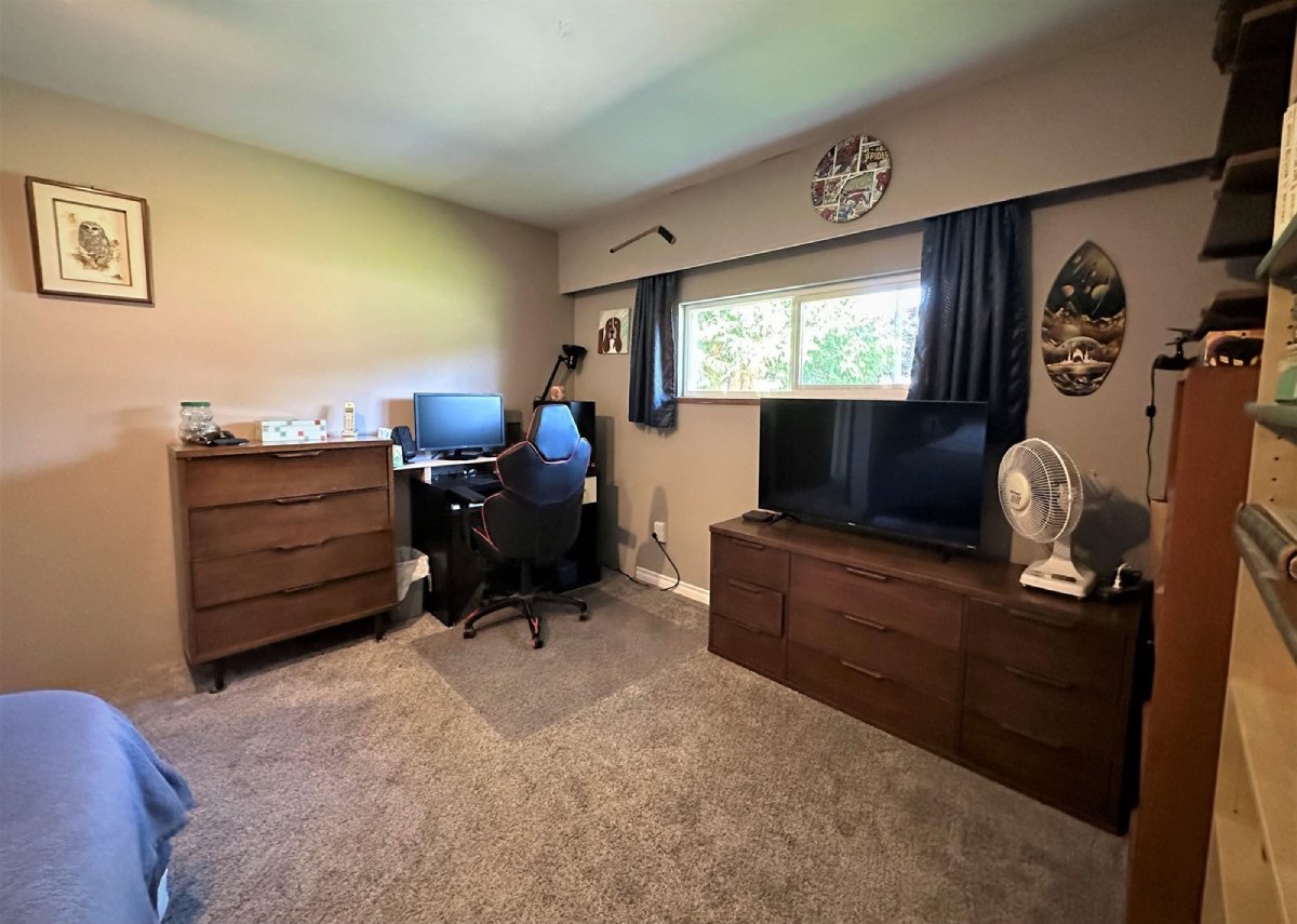 8920 Bartlett Street, Langley 24