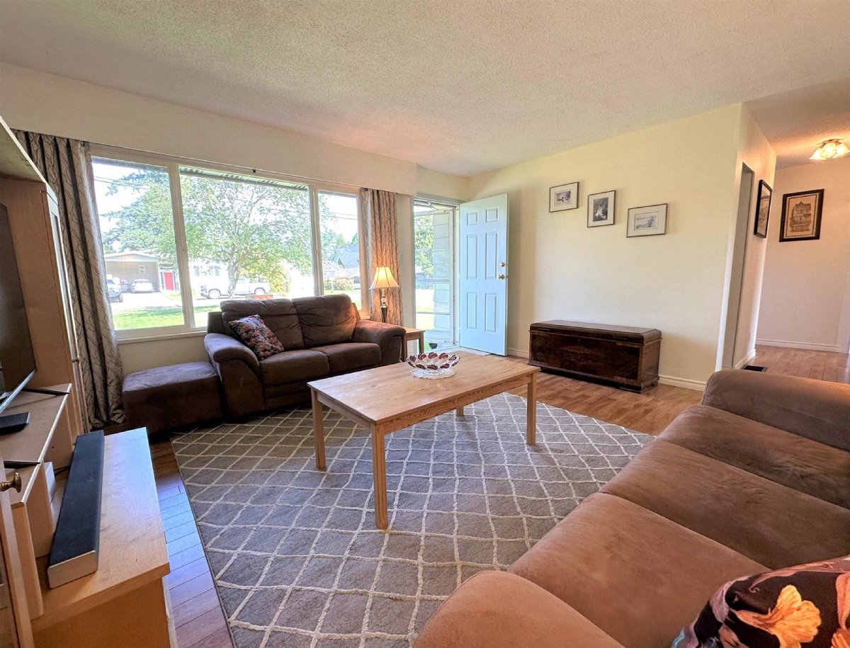 8920 Bartlett Street, Langley 4