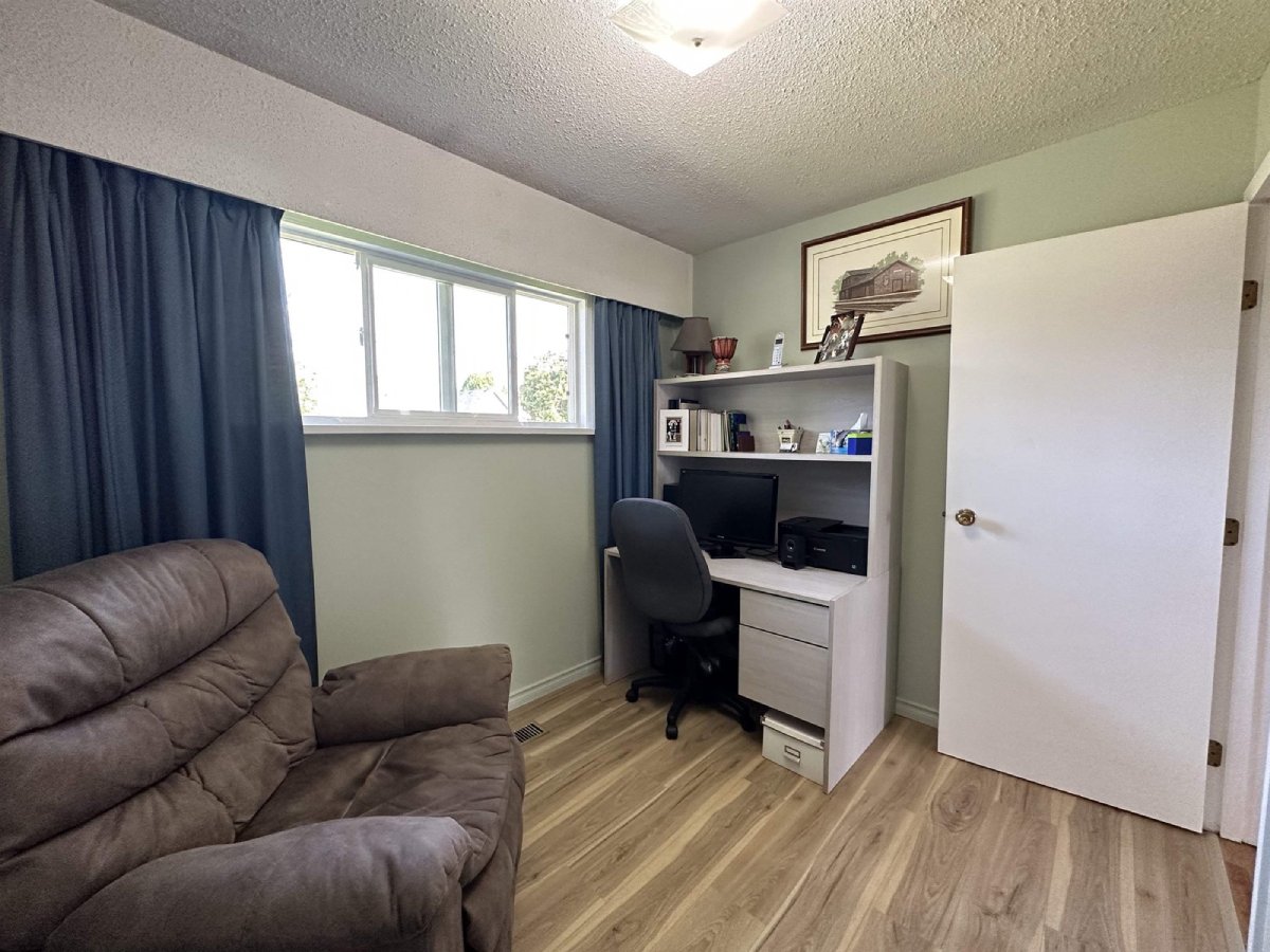 8920 Bartlett Street, Langley 9