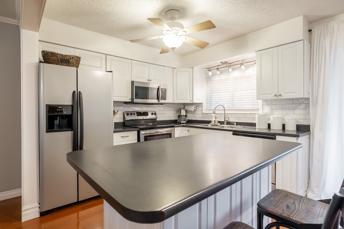 2718 WARREN PLACE 18