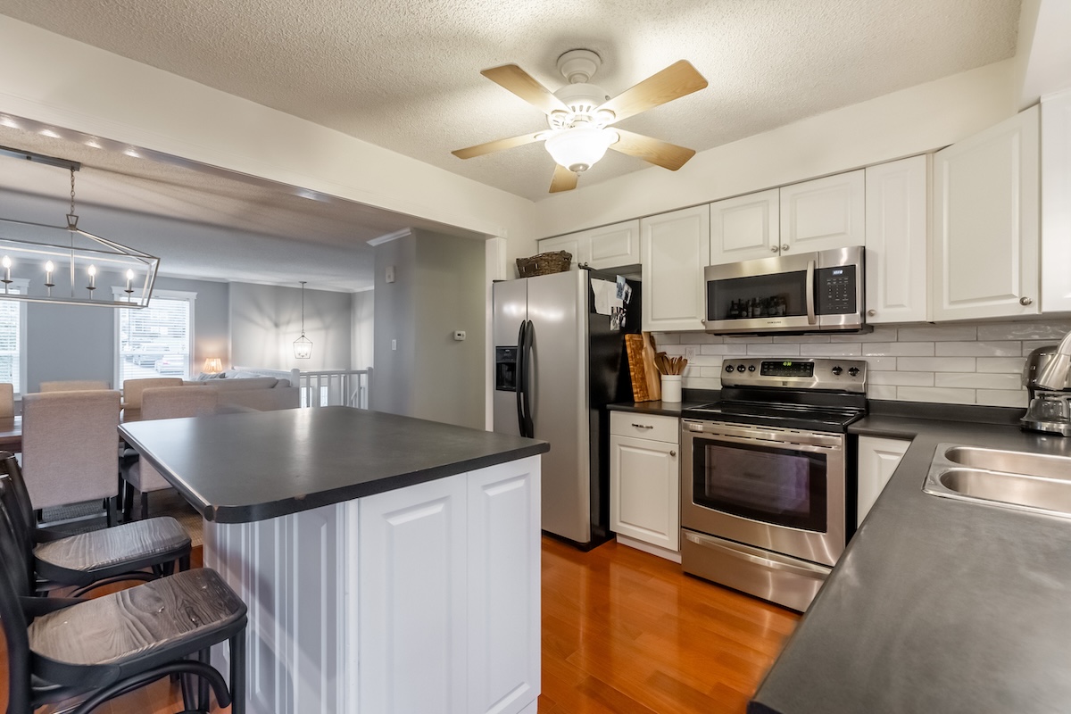 2718 WARREN PLACE 19