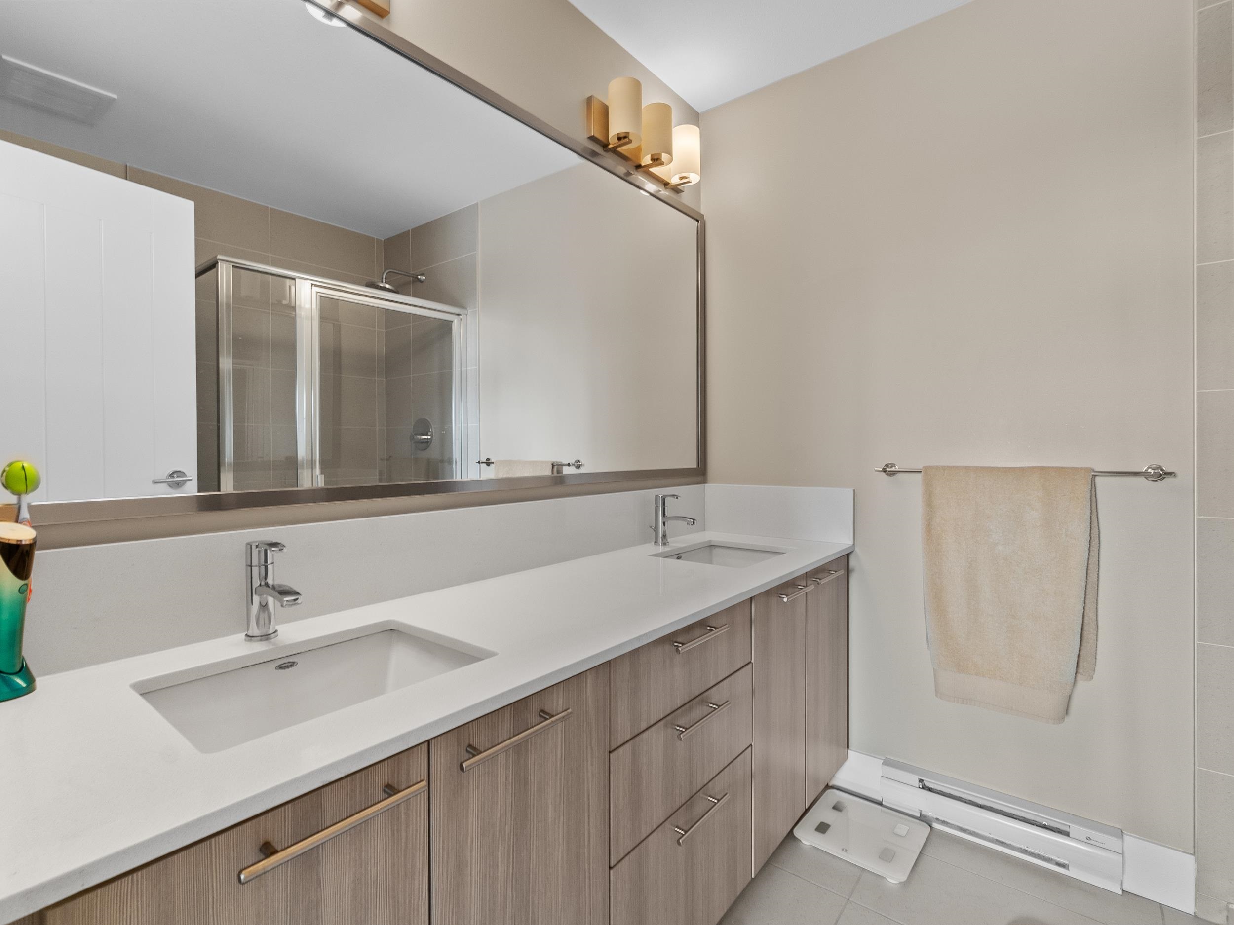 21 19433 68 AVENUE 25
