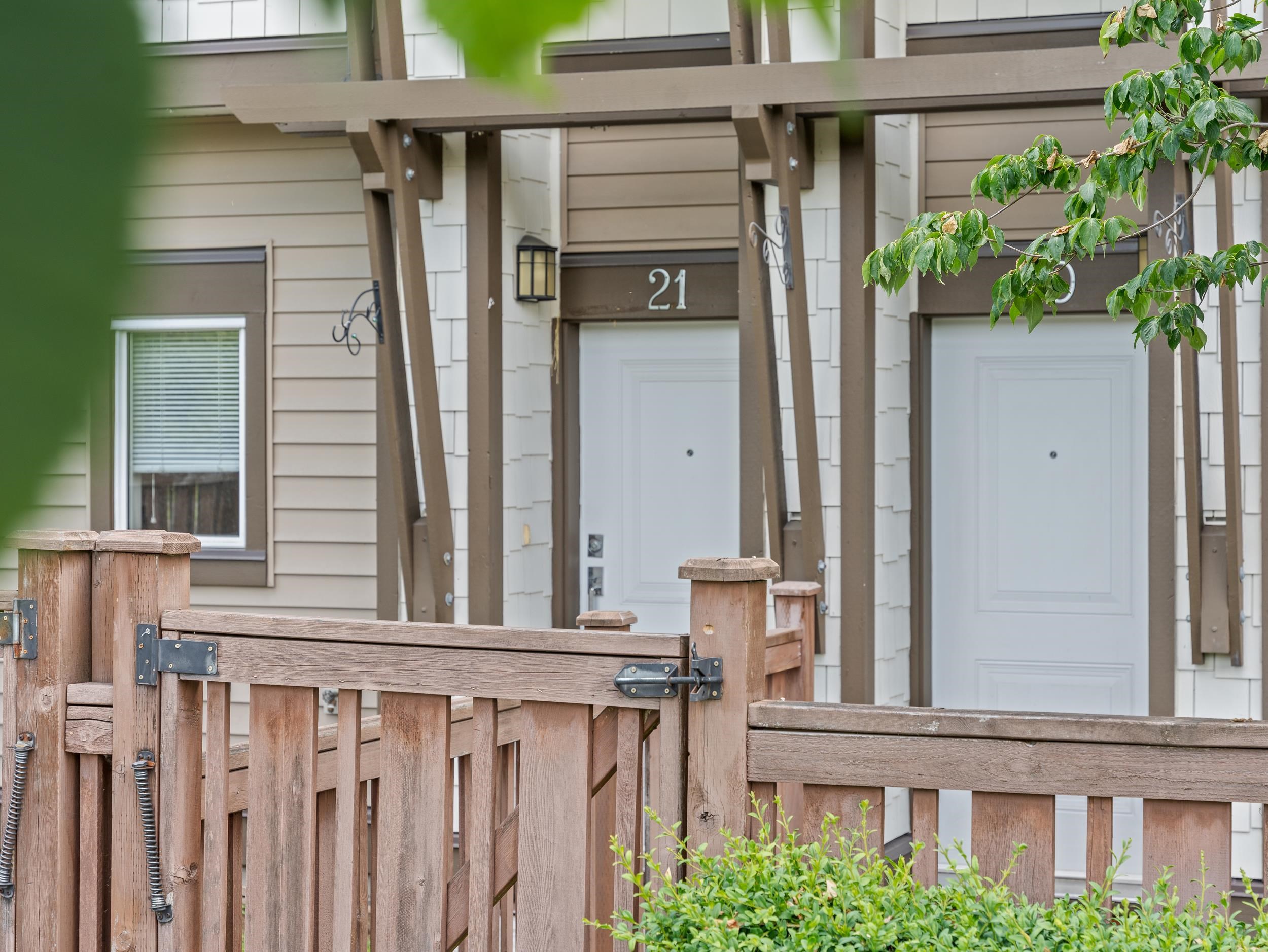 21 19433 68 AVENUE 3